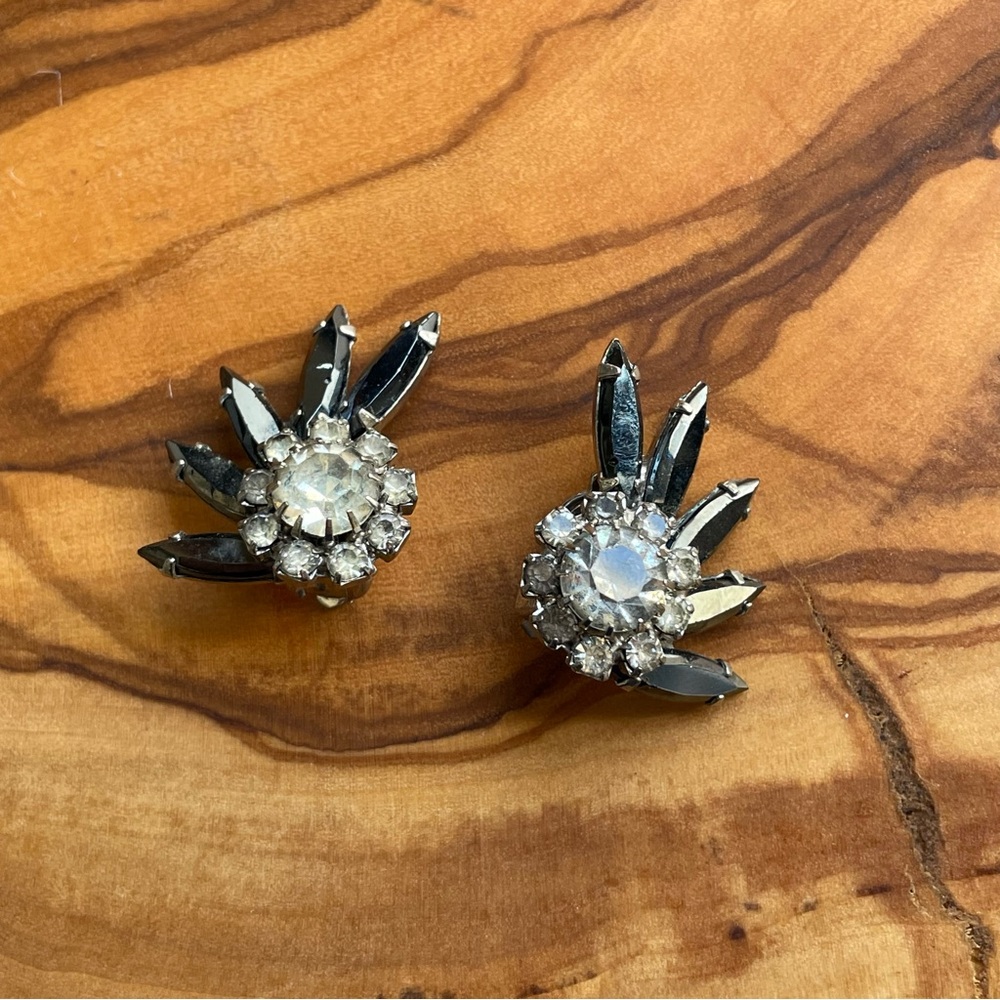 Vintage Juliana-Style Elegant Silver and Black Crystal Earrings